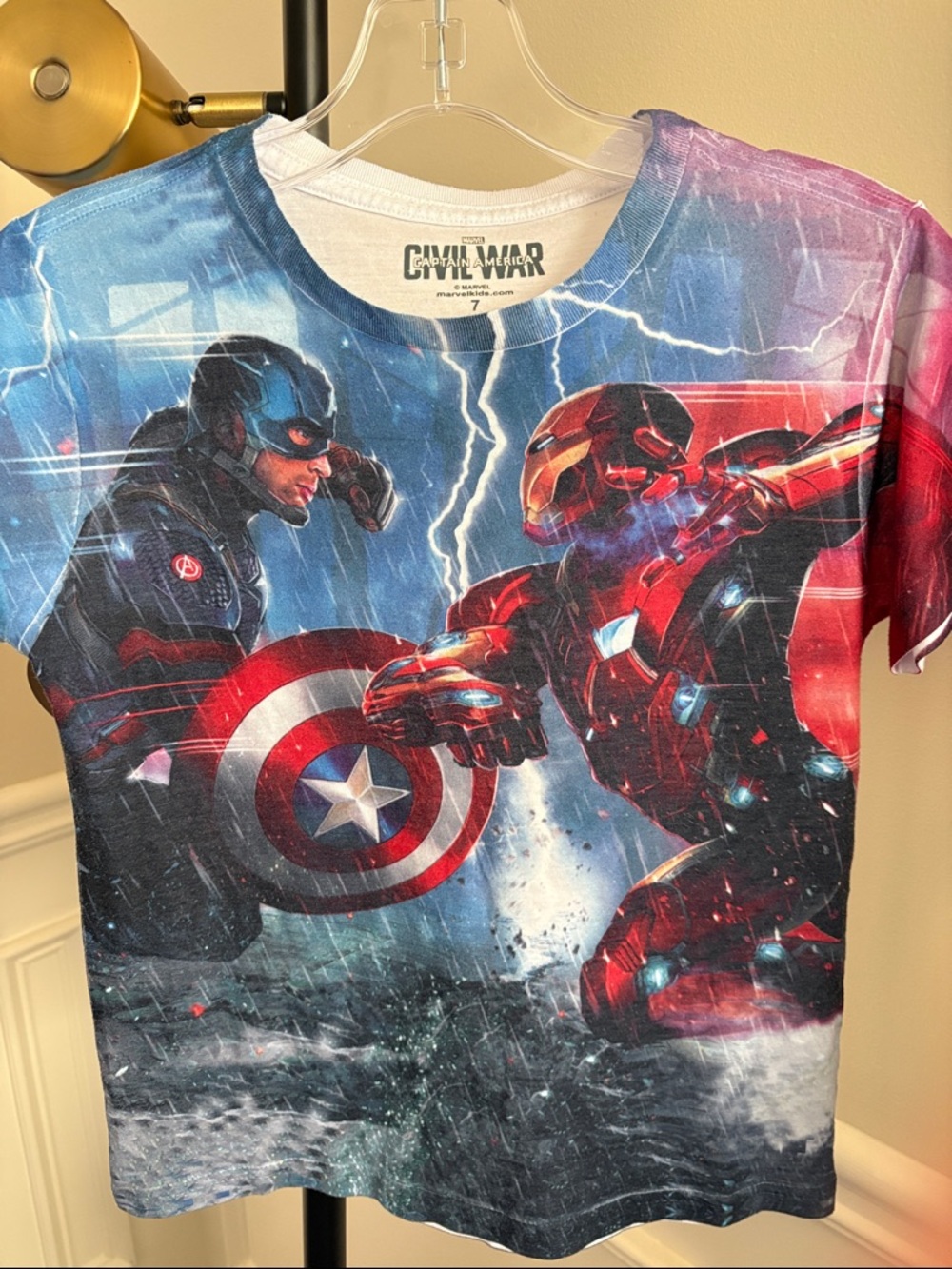 NWOT Marvel Boys Captain America vs Iron Man Graphic Tee - Blue Red